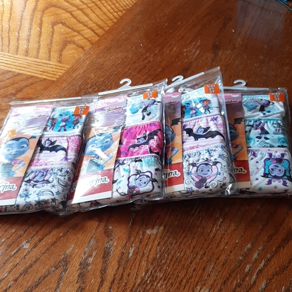 Vampira Disney Underwear 2t3t (4) packs of 3 each